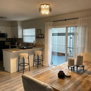 Modern Townhome Тампа Экстерьер фото